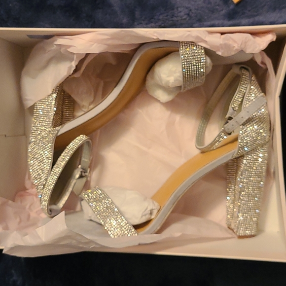 JUSTFAB 4"  Lorelei Silver Rhinestone High Heels - Picture 9 of 10